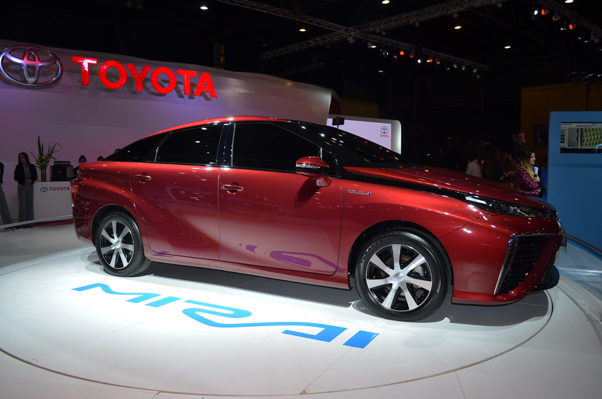 toyota-Mirai-salon-2