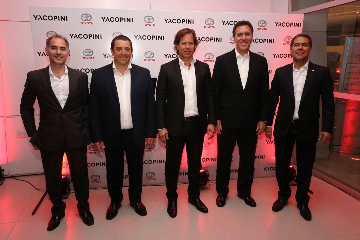 Toyota-Yacopini-Hilux-2