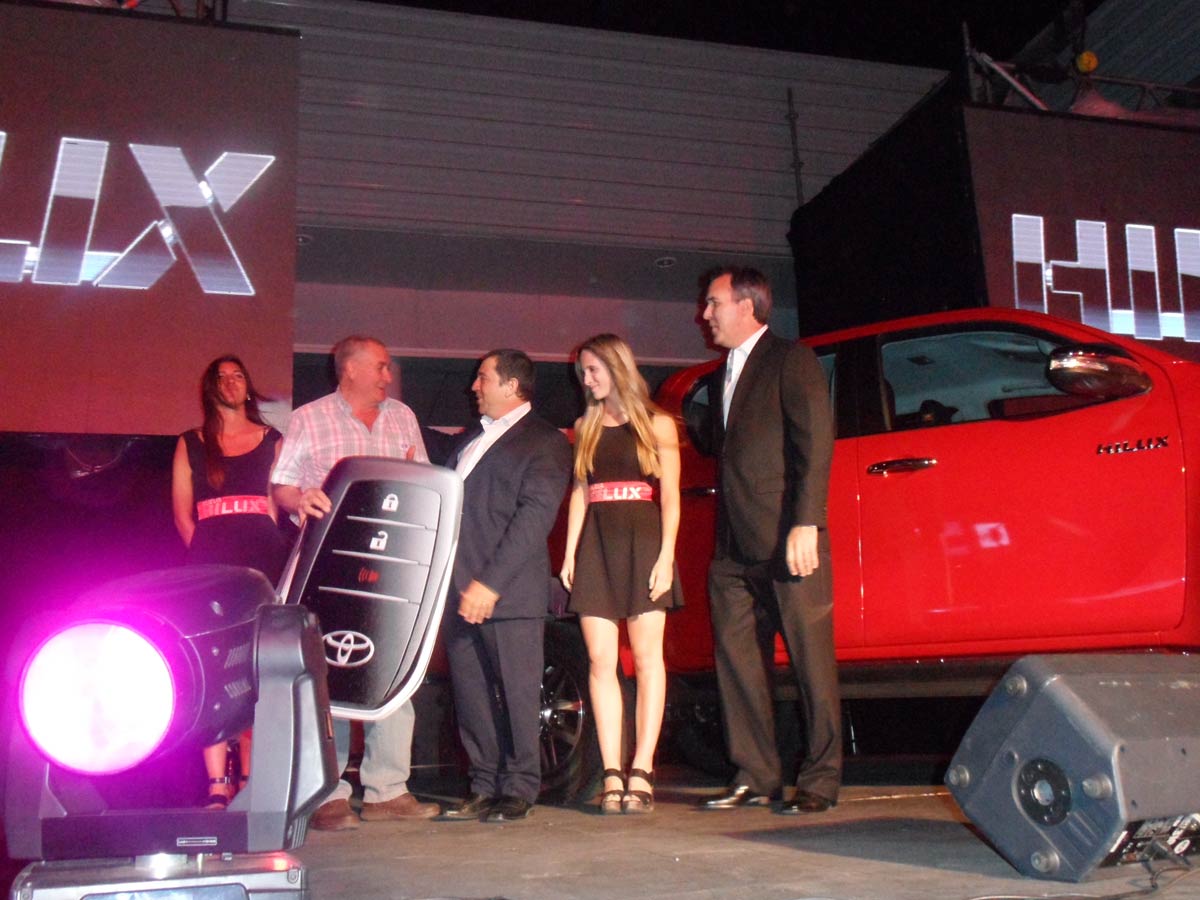 Toyota-Yacopini-Hilux-8