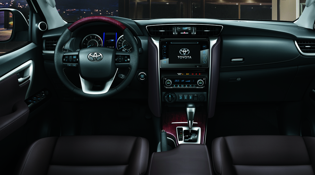 toyota hilux 2016 interior