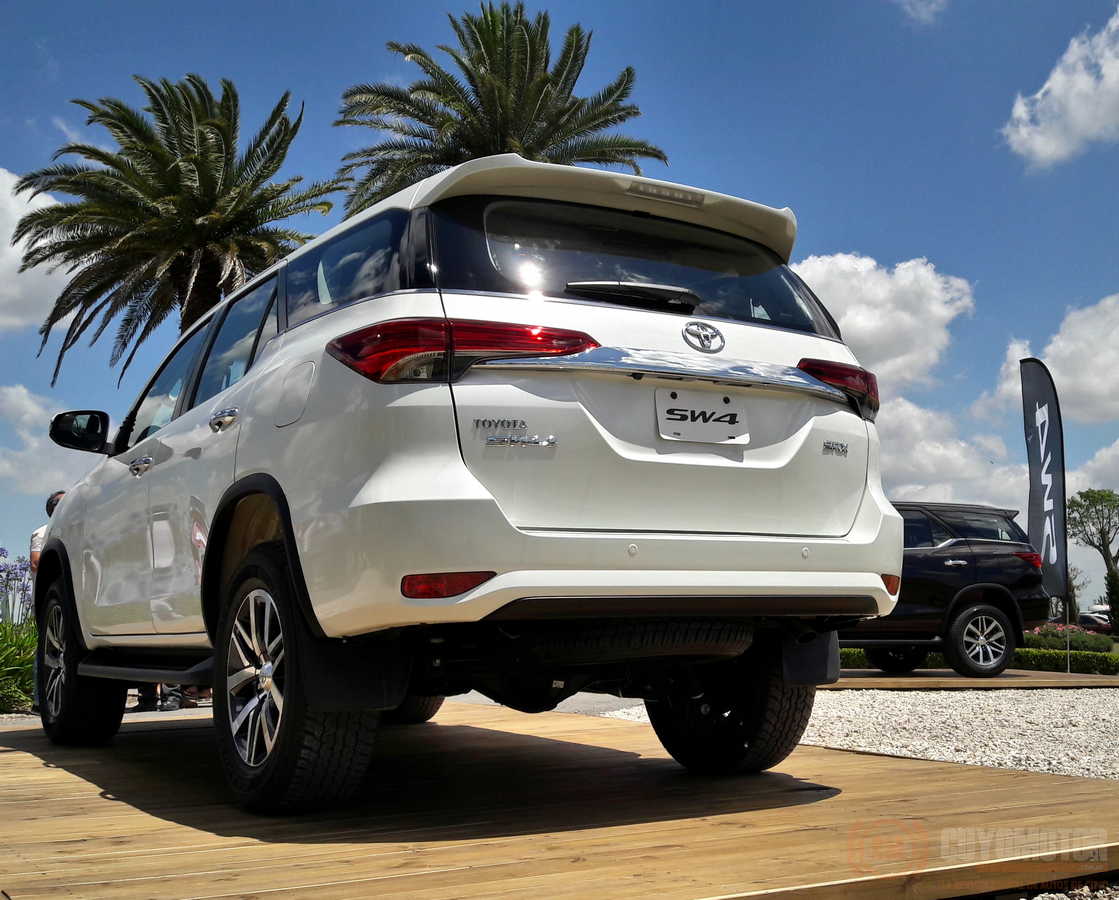 toyota sw4 2016 (11)