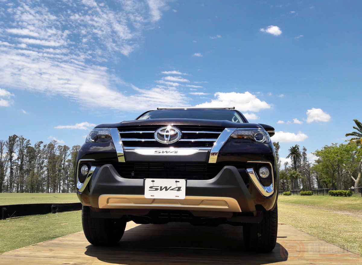 toyota sw4 2016 (12)
