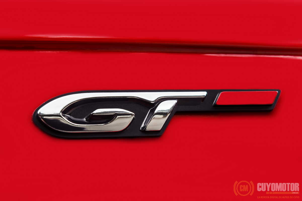 Peugeot 208 GT 2016 10