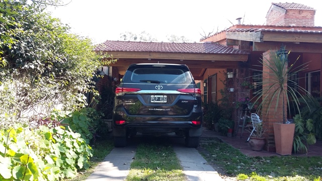 Toyota SW4 vista tras