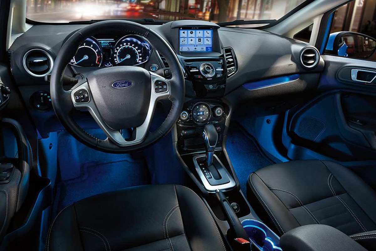 FORD FIESTA TITANIUM SYNC 3 (2)