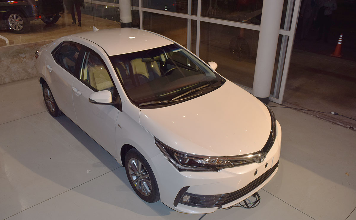 Toyota Corolla Yacopini cuerpo completo