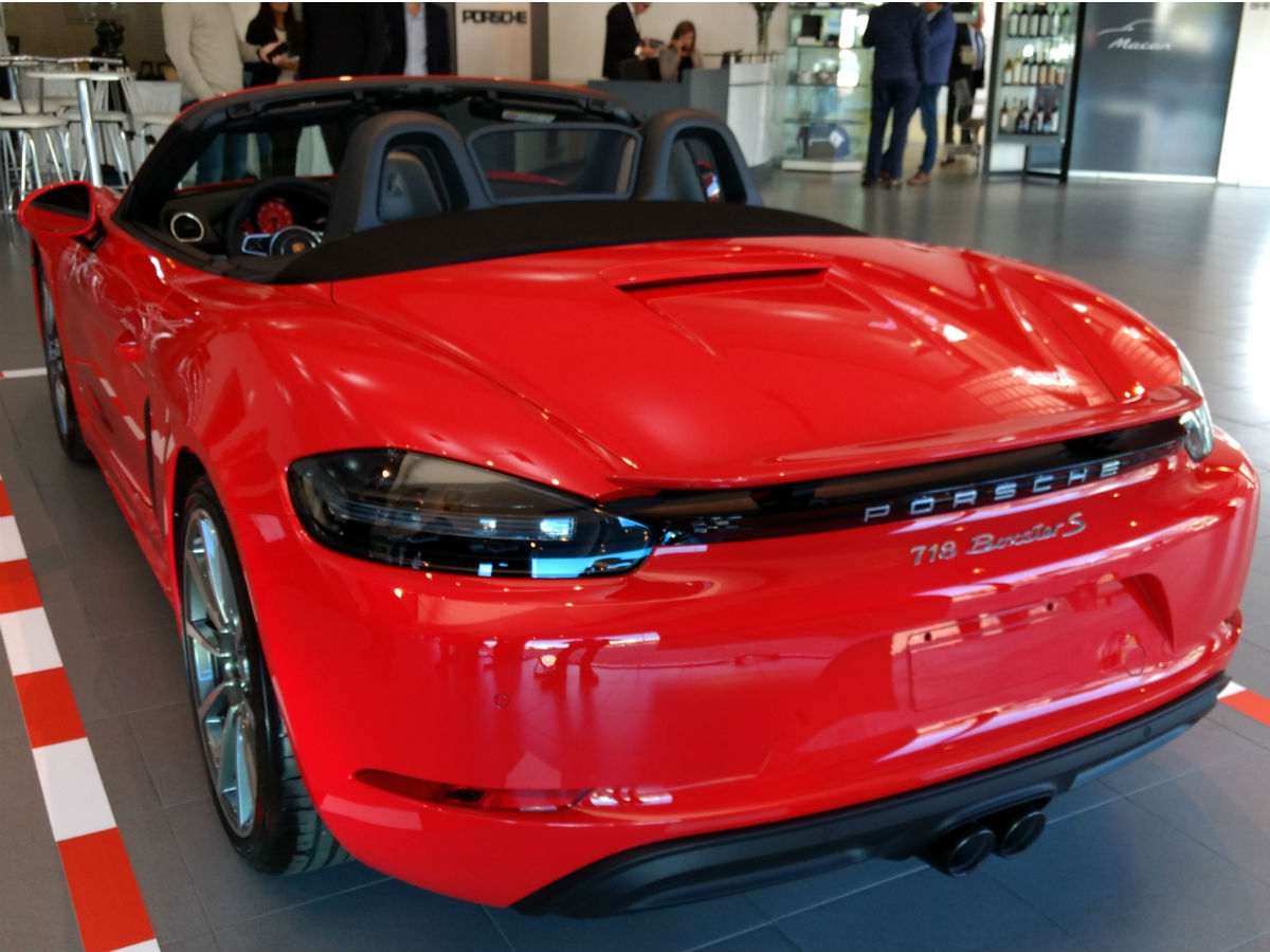 Porsche 718 boxster 2