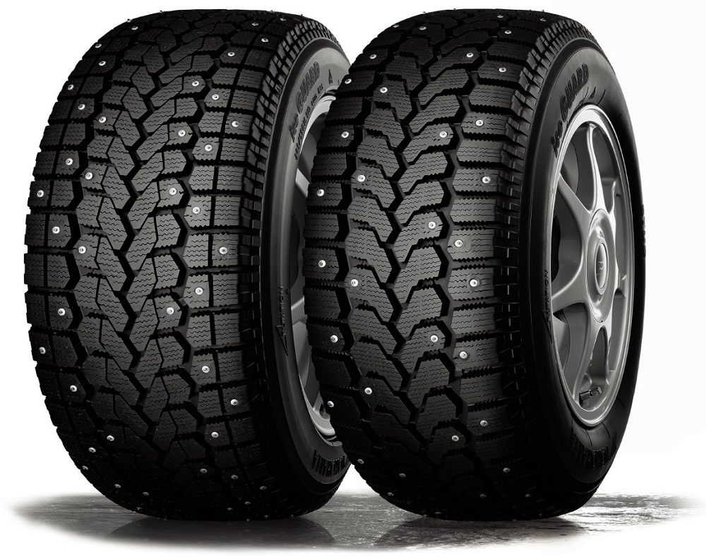 Neumático con clavos