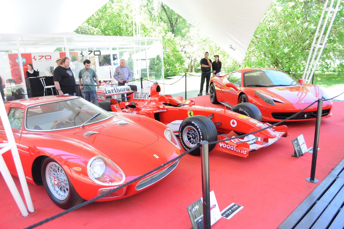 Autoclasica Ferraris