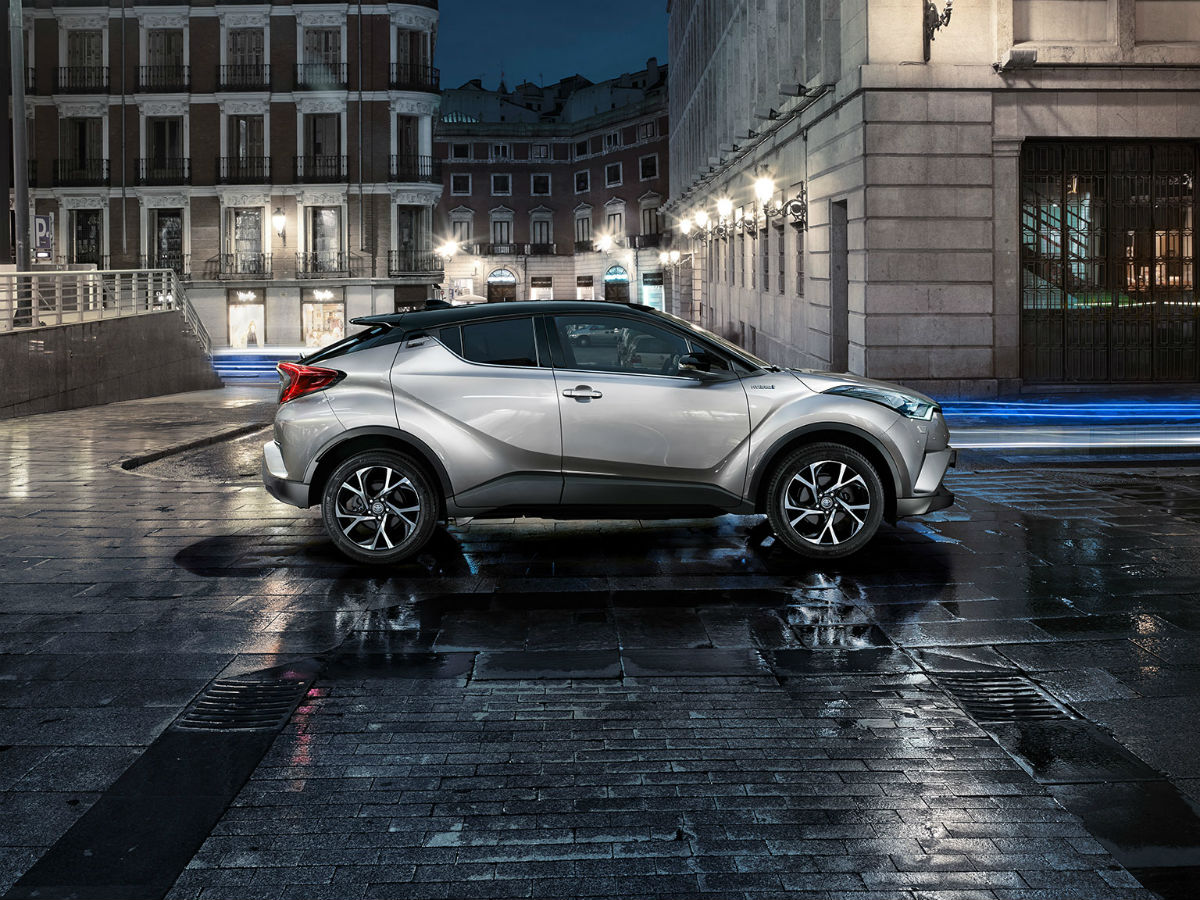 toyota c-hr 4