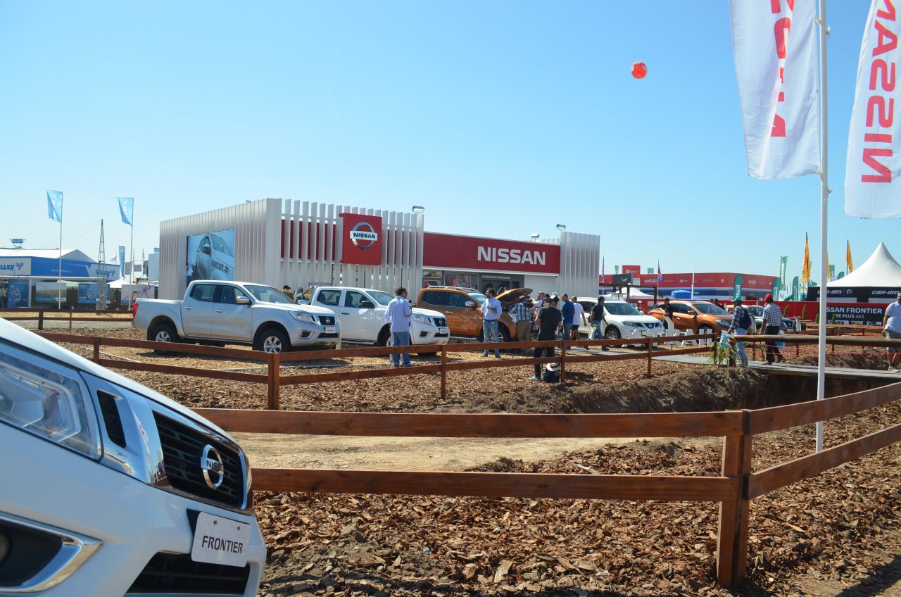 nissan frontier 2018 expoagro 3