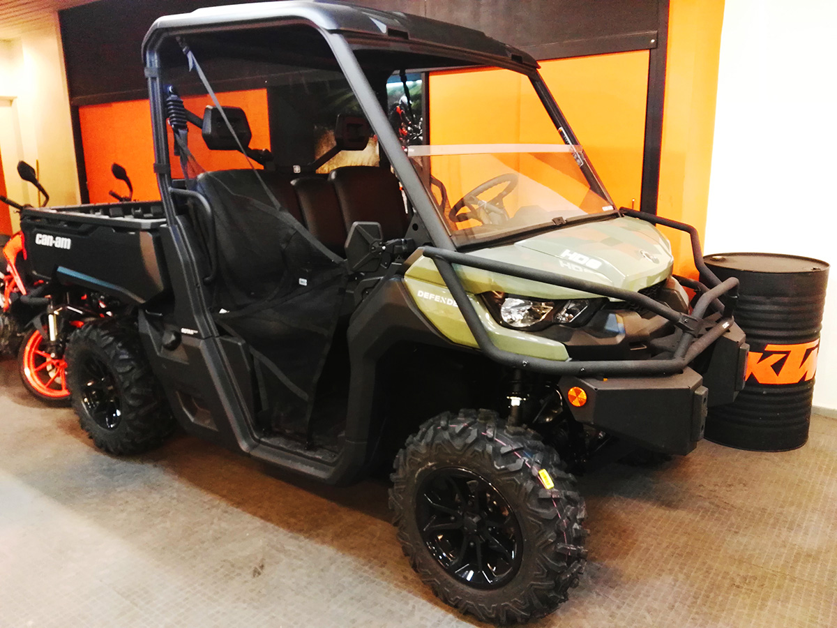 Can-Am Defender HD8