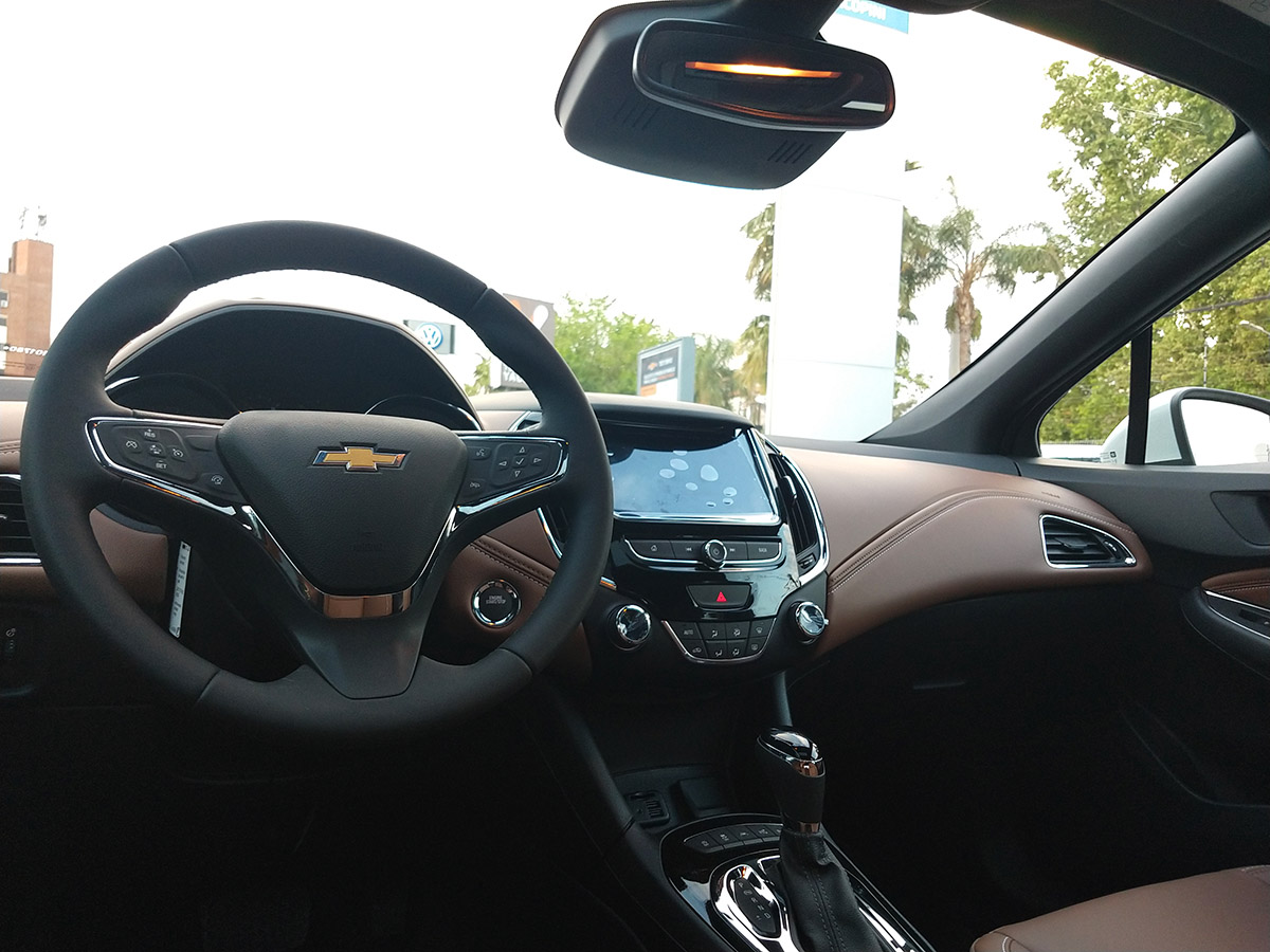 Chevrolet Cruze Premier WiFi interior