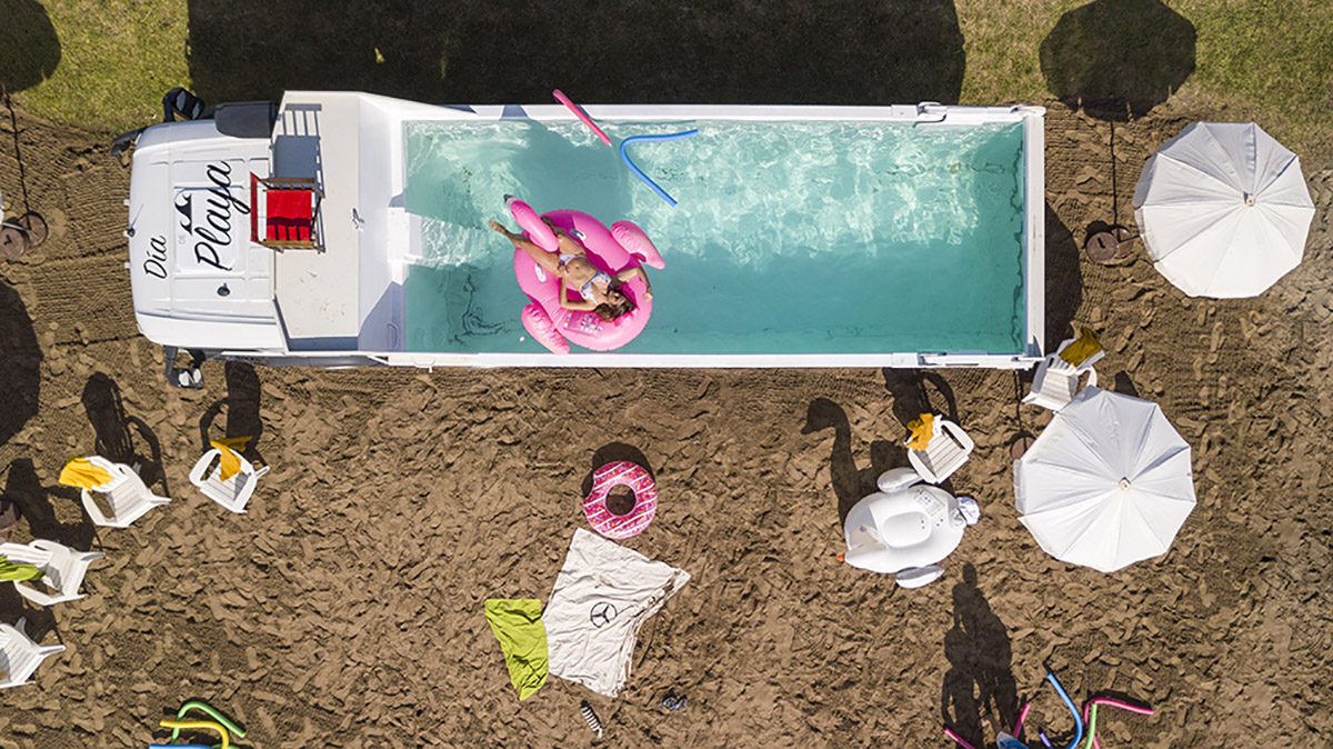 Mercedes Arocs 4845 Pool Truck