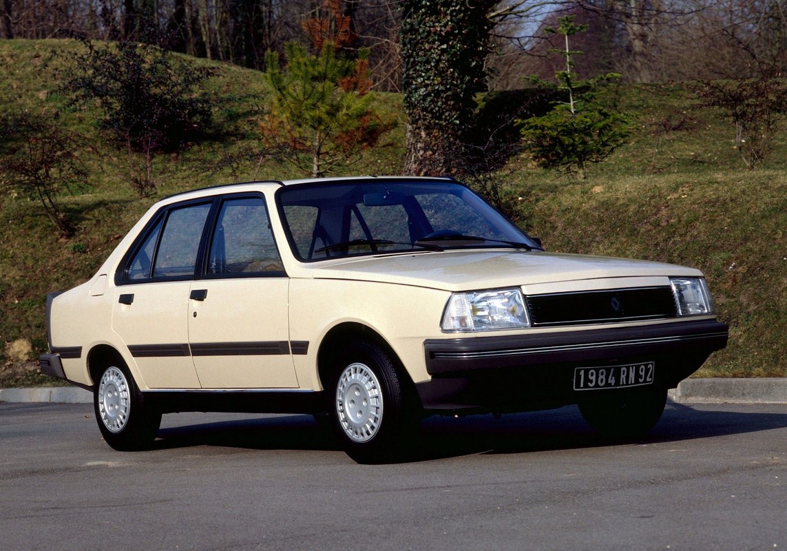 El emblemático Renault 18 entre los memes de Julio Iglesias