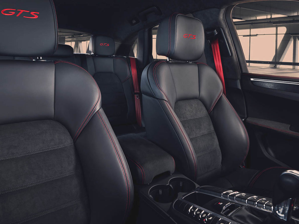 Porsche Macan GTS 2021 interior