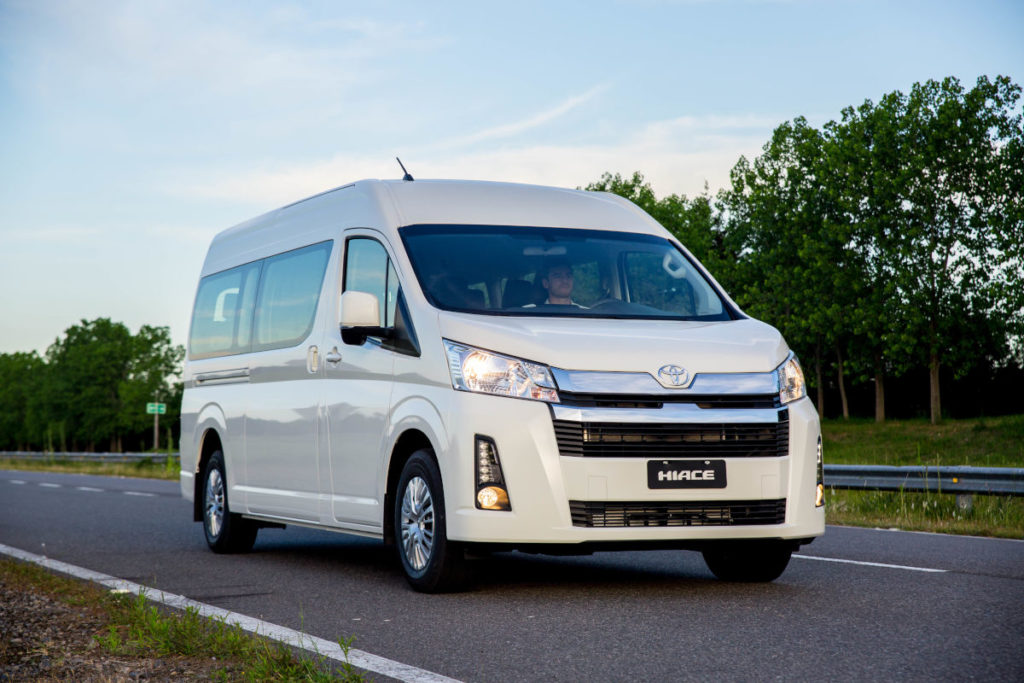 Toyota Hiace Commuter 2021