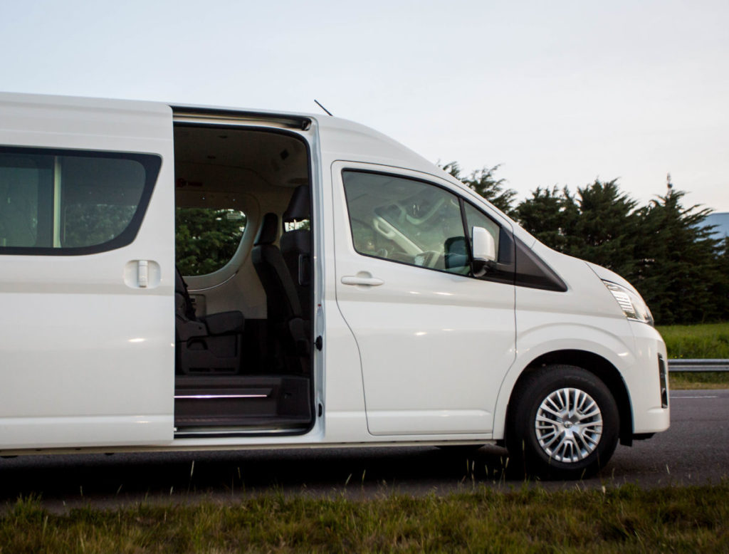 Toyota Hiace Commuter 2021