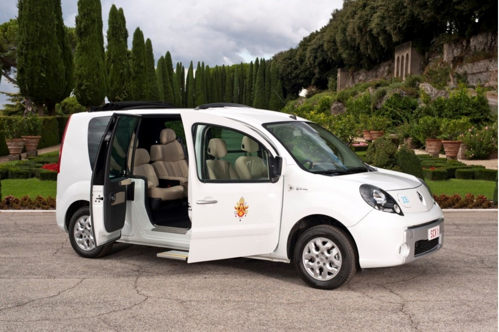 El Renault Kangoo ZE del Papa (Foto: Renault Italie) El Renault Kangoo ZE del Papa (Foto: Renault Italie)