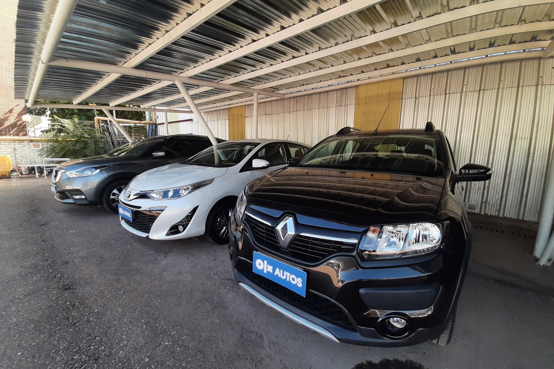 Autos Usados OLX en Territorio Yacopini renault