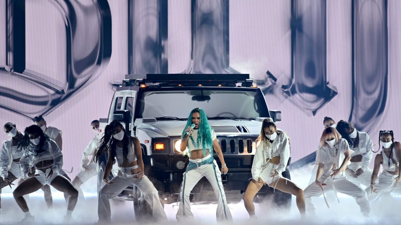 Karol G makinon Hummer 2