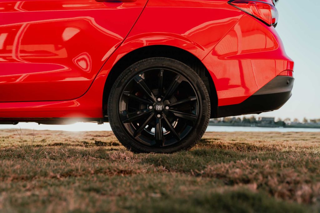 Nuevo-FIAT-CRONOS-hgt-llantas