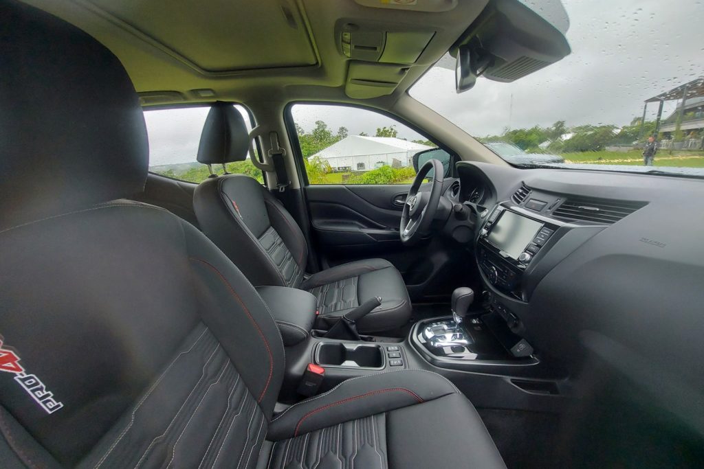 nueva nissan frontier 2022 interior