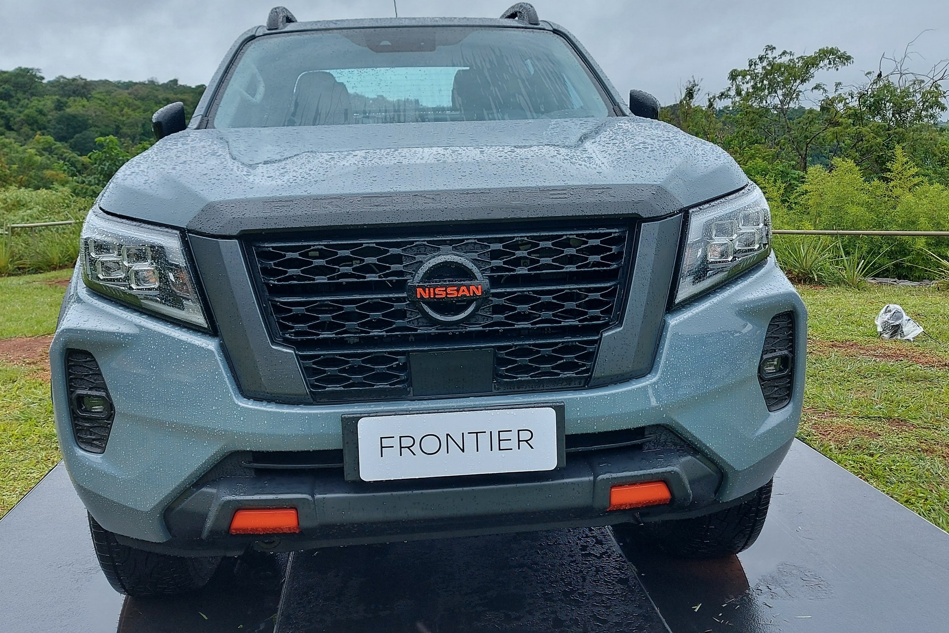 nueva nissan frontier 2022 trompa