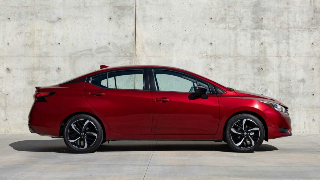 Nissan Versa 2023