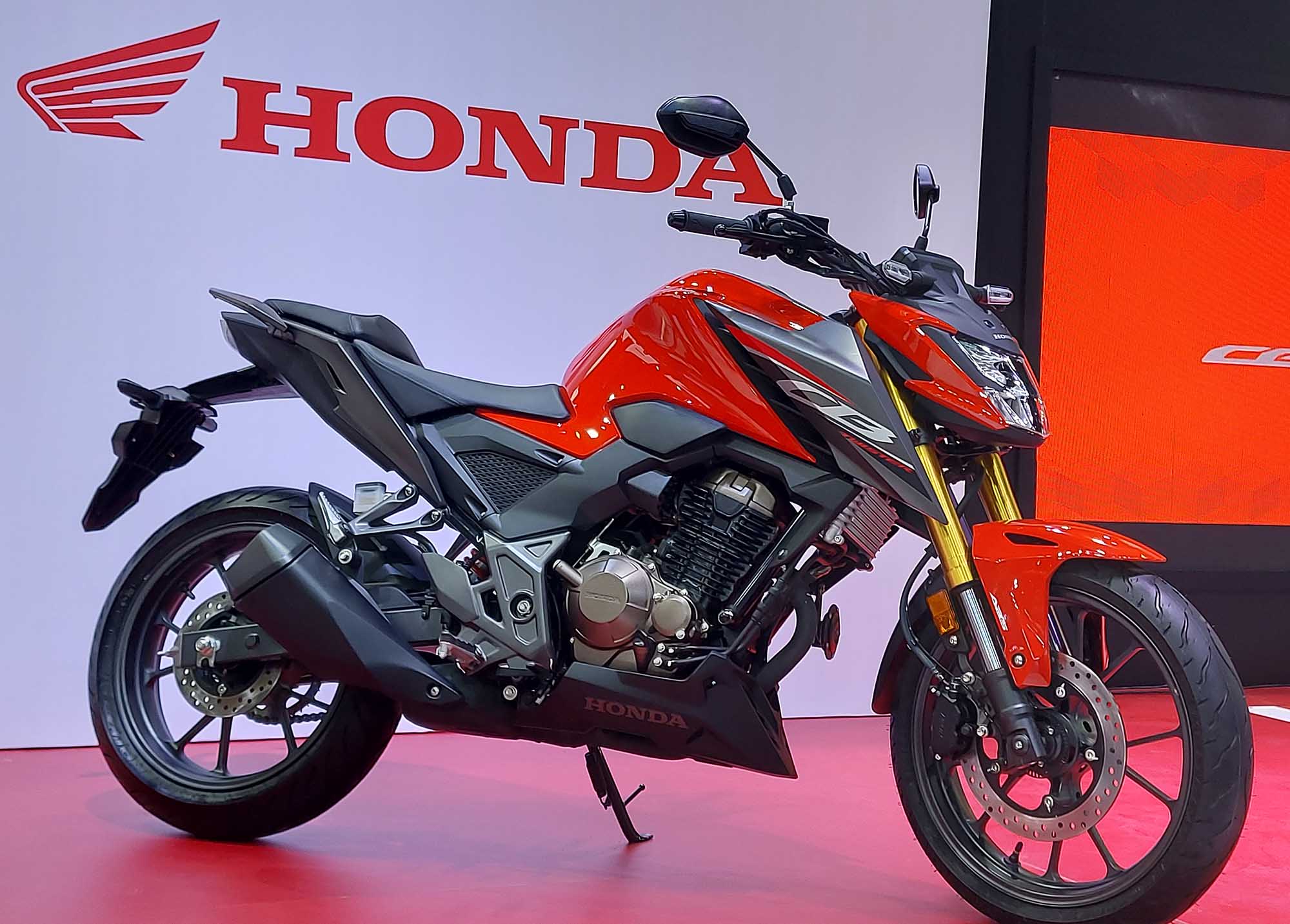 Honda-CB300F-Twister-Salon-Moto-001