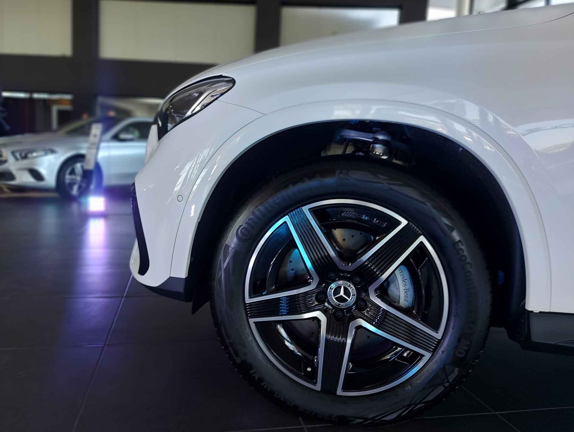 Mercedes-Benz-GLC-300-4Matic-Yacopini-detalles