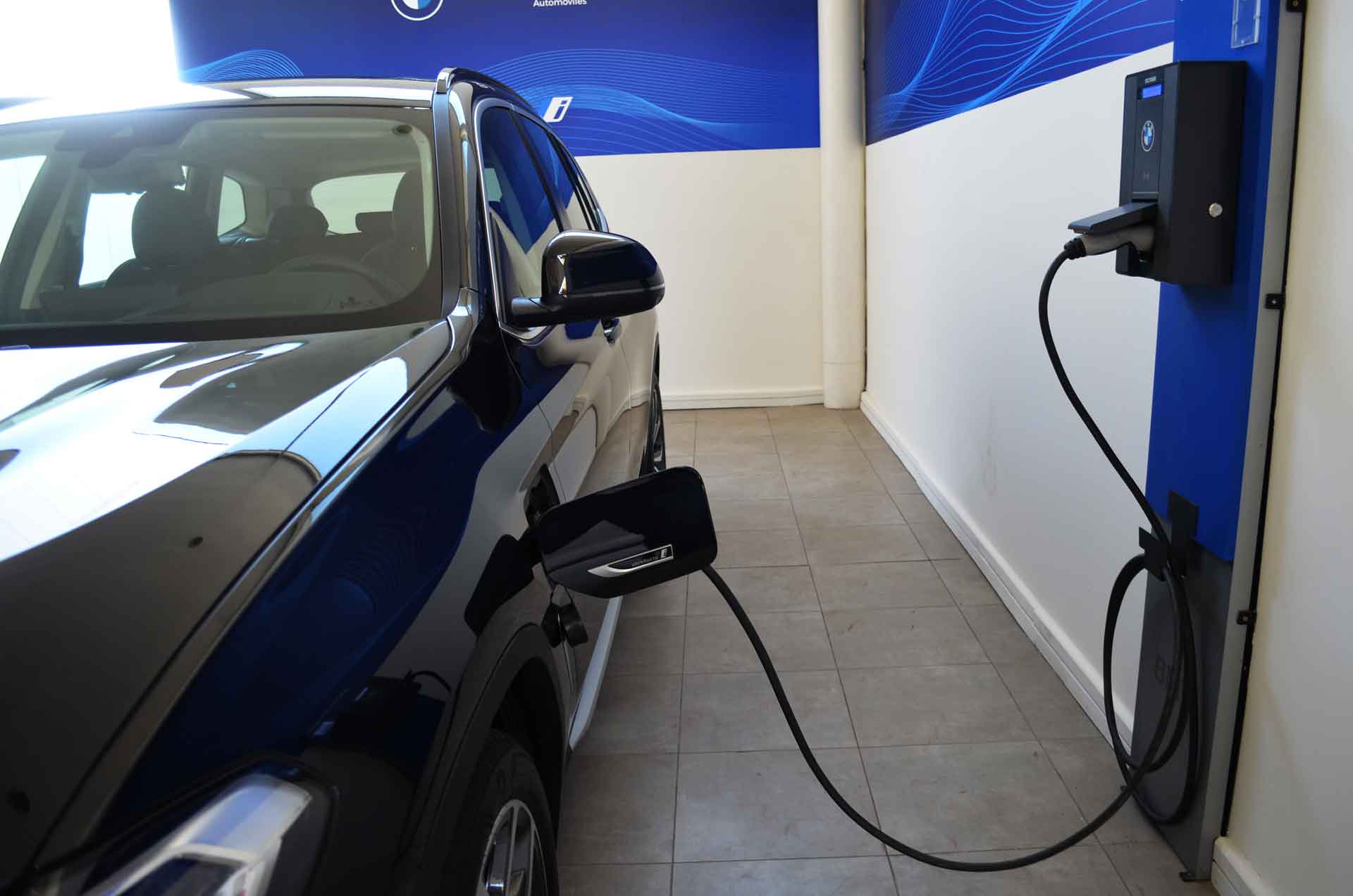 bmw-x3-hybrid-test-mendoza-negro-cargador-lateral