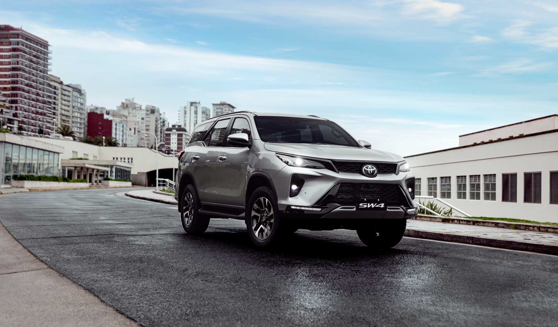 Toyota SW4