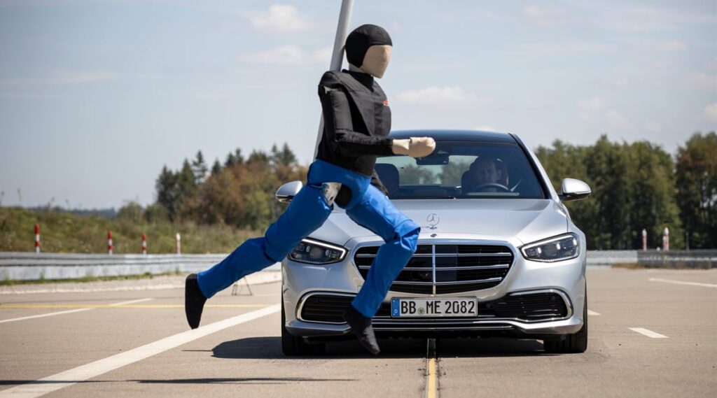 Mercedes-Benz Active Brake Asisst