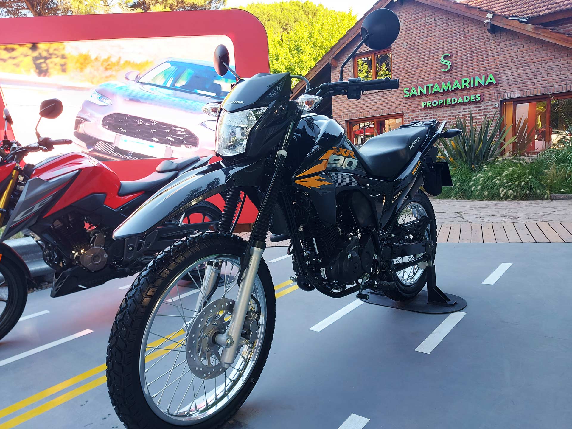 Honda-XR-190-nueva-negra