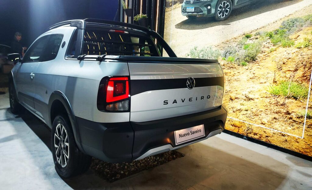 Nueva-Saveiro-2024-gris-Extreme-caja