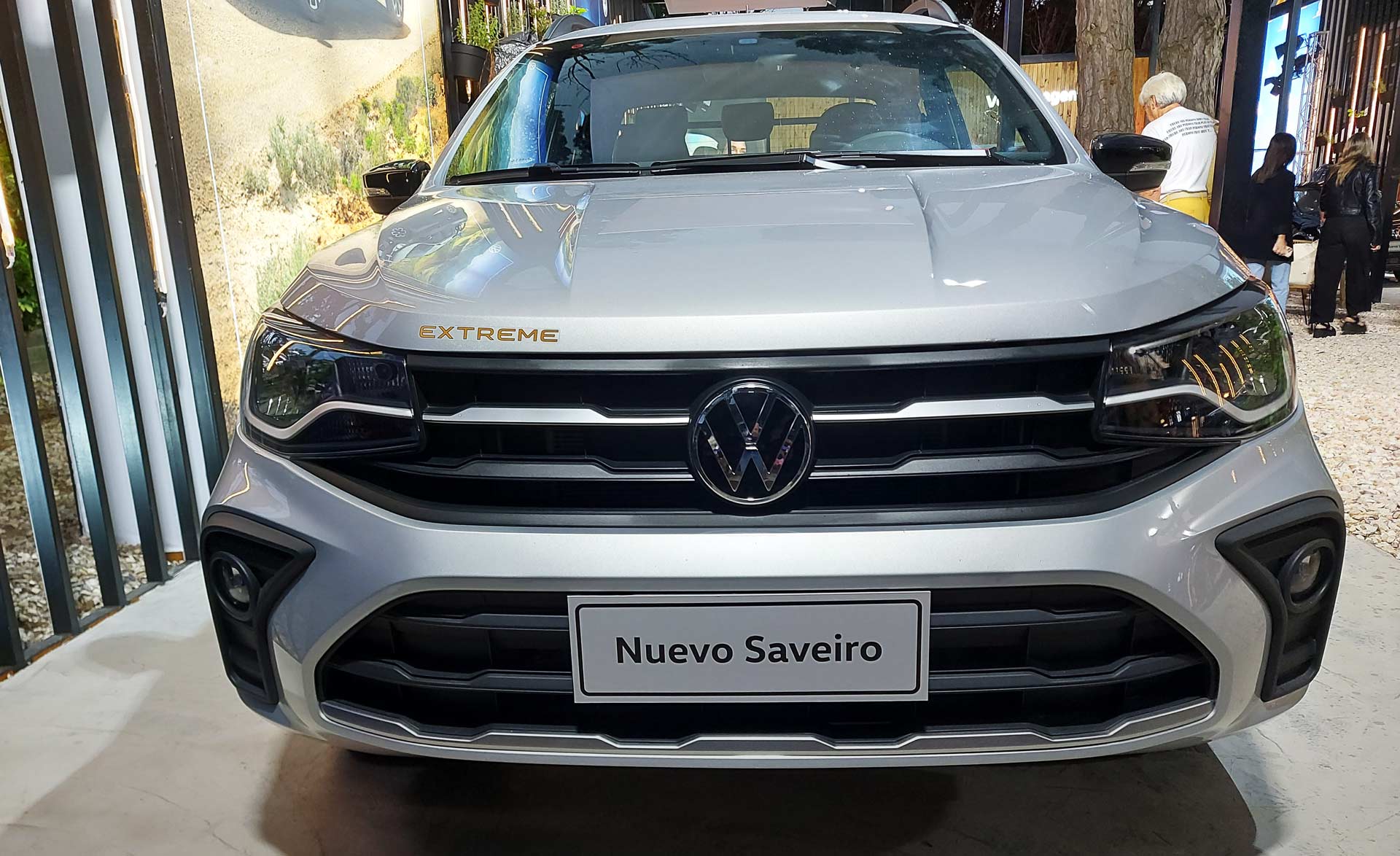 Nueva-Saveiro-2024-gris-Extreme-frente