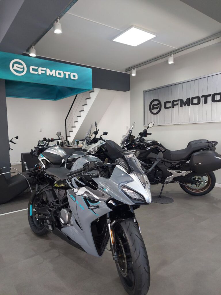 CFMoto 300SR