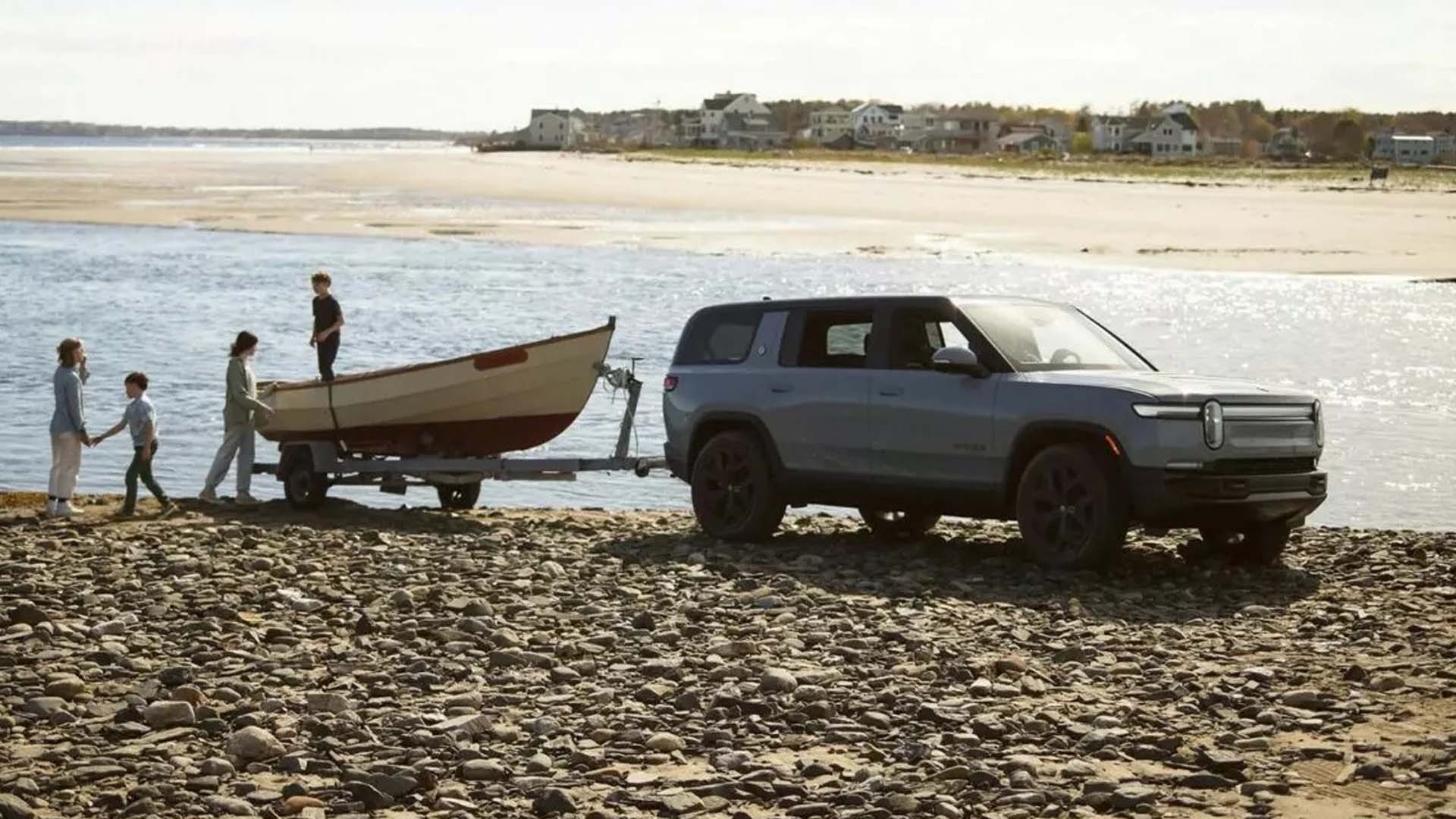 Rivian R1S 2025