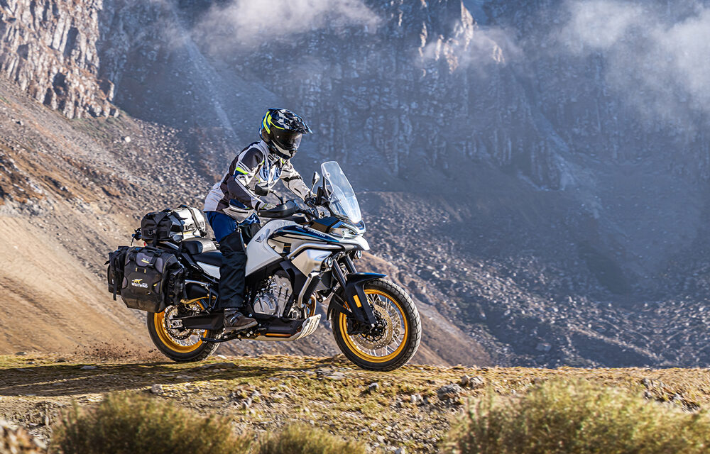 CFMoto 800MT Explore Edition en acción