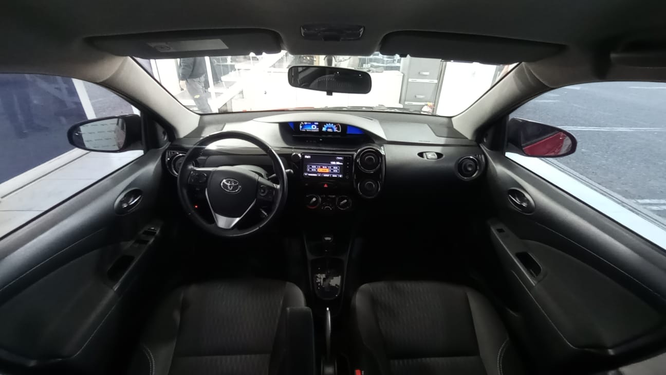 Toyota Etios XLS