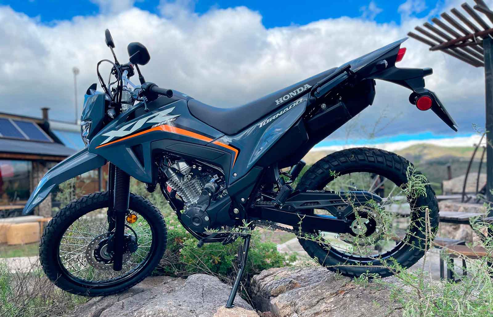 Honda XR300L Tornado