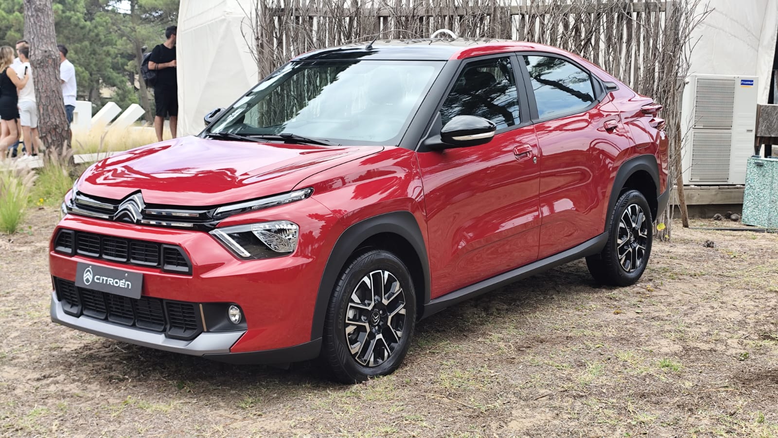 Citroen Basalt frente