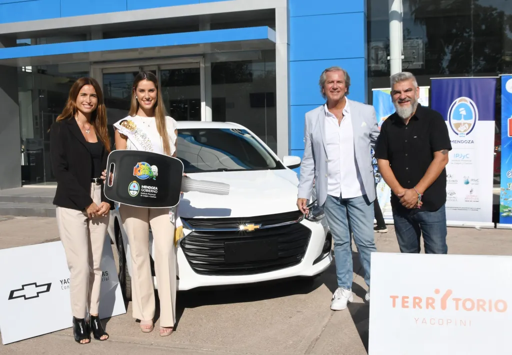 reina vendimia auto onix