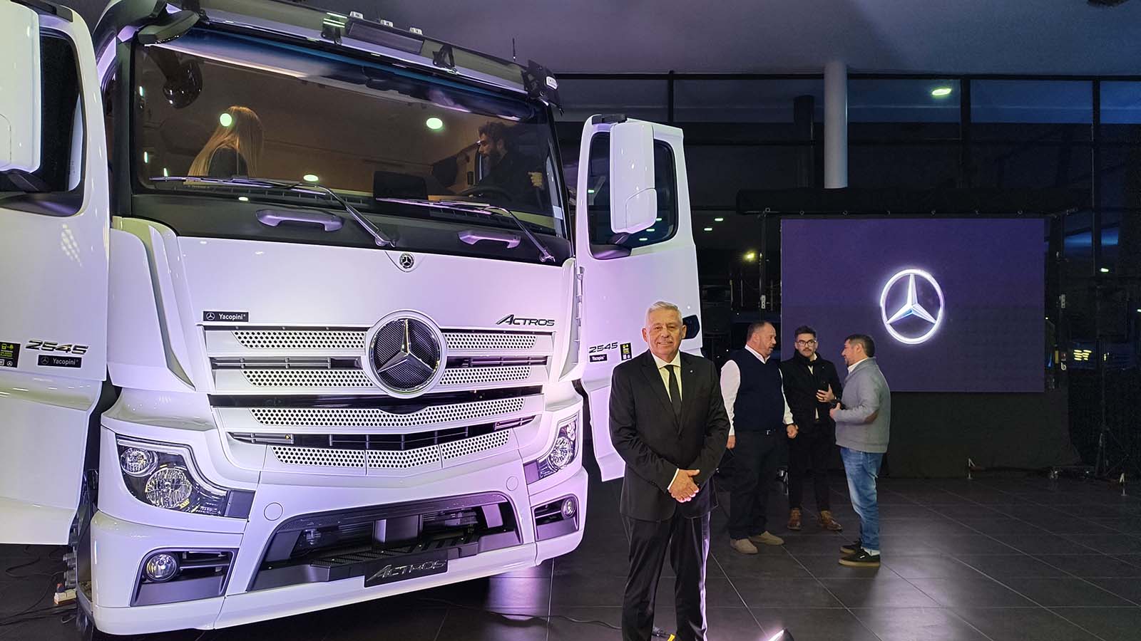 Mercedes-Benz Camiones y Buses presentación nueva generación Yacopini MB
